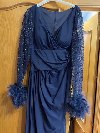 Vestido largo elegante plumas Talla M