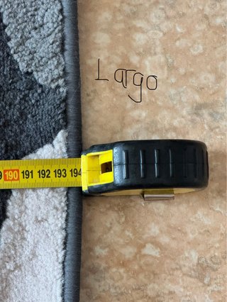 Alfombra gris, blanca y mostaza – Diseño moderno