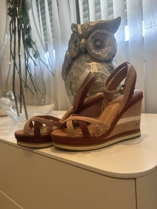 Sandalias de cuña Tommy Hilfiger – Como nuevas