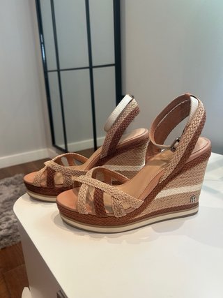 Sandalias de cuña Tommy Hilfiger – Como nuevas