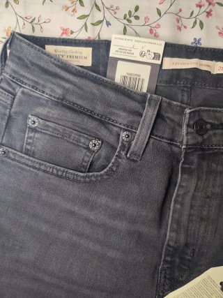 Pantalón Levis talla M 38 28x32