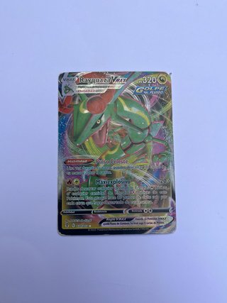 Carta Pokémon RAYQUAZA VMAX (Golpe Fluido) 111/203