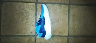 Scarpe da basket Under Armour blu e bianche