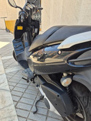 Moto 250cc marca Malaguti PHANTOM MAX tipo Scooter