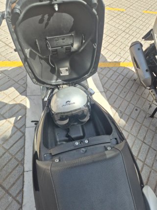Moto 250cc marca Malaguti PHANTOM MAX tipo Scooter