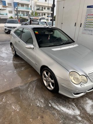 Mercedes-Benz Clase C 2005