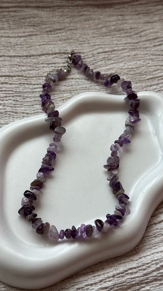 Collana girocollo in pietra color viola ametista