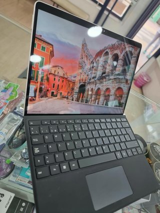 Microsoft Surface Pro 8 Procesador: Intel Core i7-
