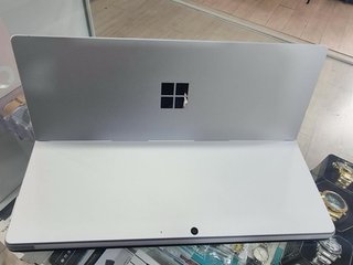 Microsoft Surface Pro 8 Procesador: Intel Core i7-