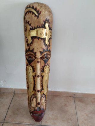 Máscara Artesanal decorativa grande.