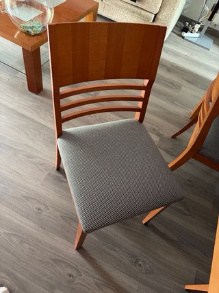 Mesa de comedor y sillas