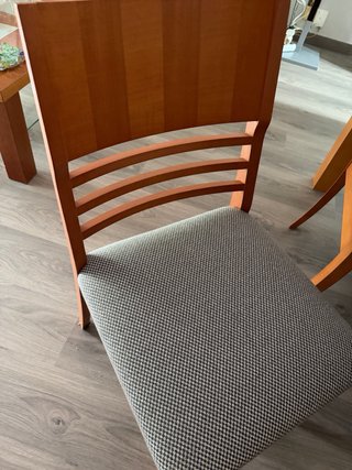 Mesa de comedor y sillas