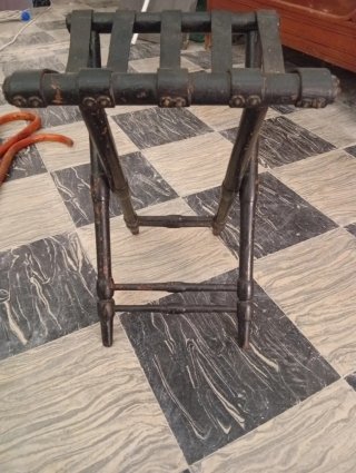 Catre antiguo madera y piel