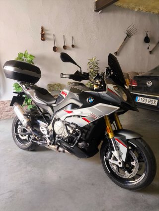 BMW S1000XR