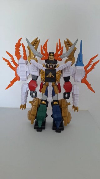 Transformer Power Rangers Deluxe Megazord.