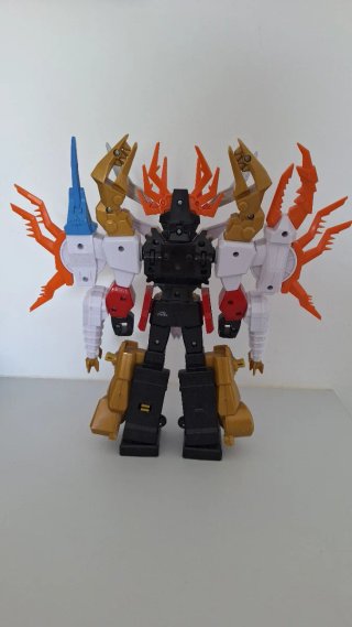 Transformer Power Rangers Deluxe Megazord.