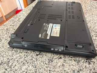 Samsung R710 — modelo exacto NP-R710-AS01ES