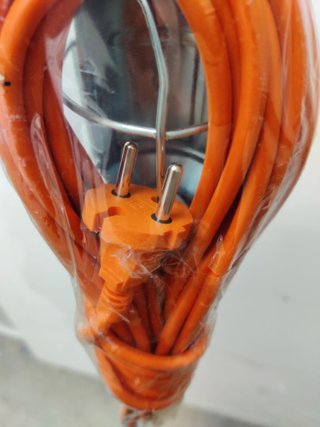 Lámpara Portátil con gancho y cable naranja