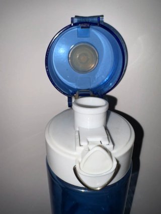 Botella de agua de el Real Madrid.