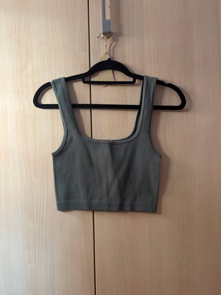 Top zara tirantes escote cuadrado.