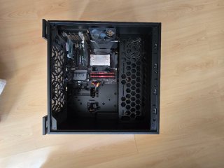 PC  i7-7700K + 16GB DDR4 + MSI + Corsair 650W