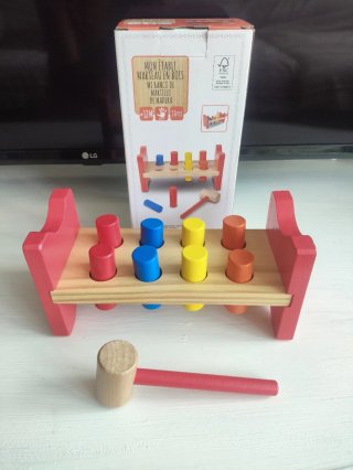 Banco de martillo de madera infantil