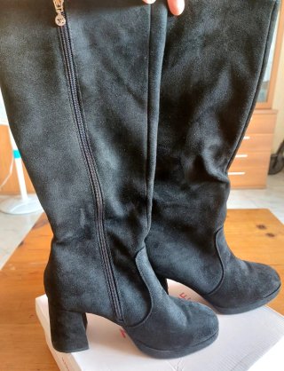 Botas de terciopelo, altas, negras, Maríamare