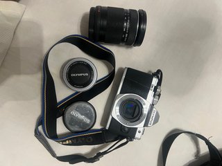 Camara Olympus OM-D E-M10 + 2 objetivos