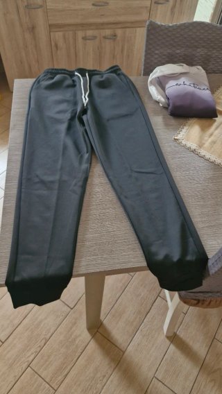 Completo felpa pullover con cappuccio e pantalone