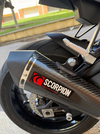 BMW s1000r
