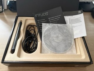 Tableta gráfica Wacom Intuos prácticamente nueva