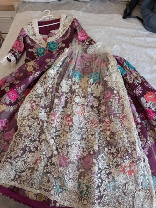 Traje fallera color vino talla 34