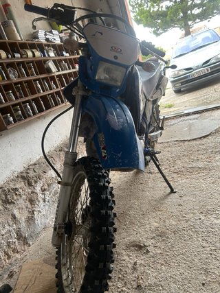 Moto yamaha dt re 125 2T