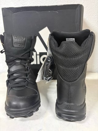 Botas talla 41 1/3 ADIDAS GSG 9.2. REF3