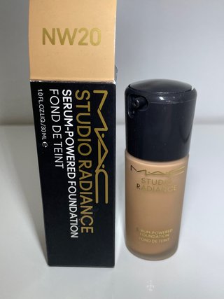 MAC Studio Radiance Serum - base de maquillaje