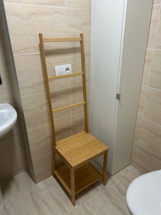 Silla con toallero