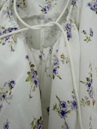 Mono corto flores violetas shein espalda descubier