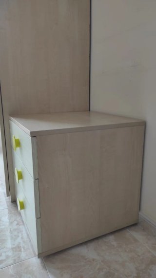Armario y cajoneta