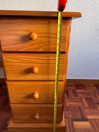 escritorio de madera de pino