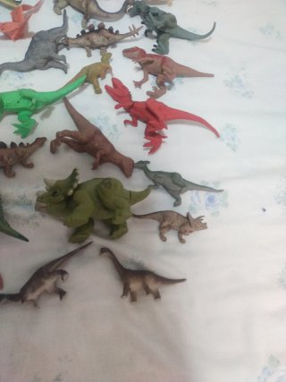 Lote de dinosaurios.