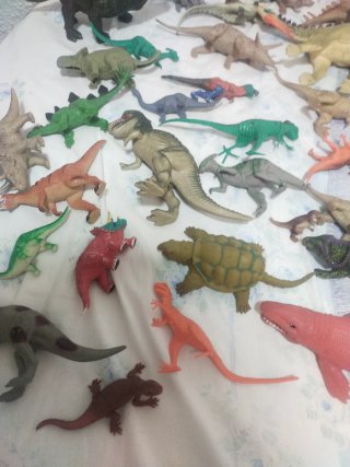 Lote de dinosaurios.