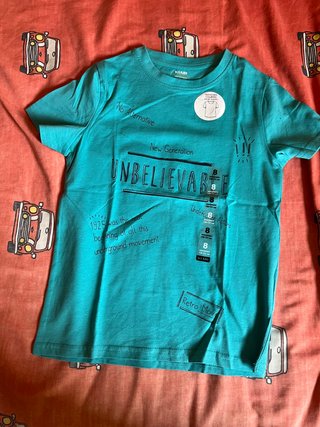 CAMISETA KIABI CON ETIQUETA TALLA 8 NUEVA