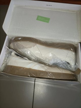 Sapatilhas novas 38 bege/branco