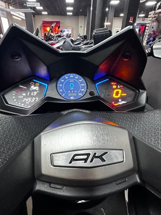 Maxi scooter Kymco AK