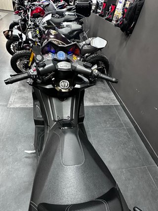 Maxi scooter Kymco AK