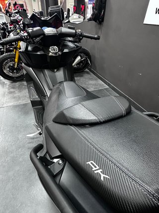 Maxi scooter Kymco AK