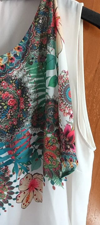 Blusa Desigual, T XXL como nueva