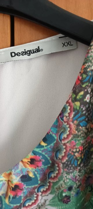 Blusa Desigual, T XXL como nueva