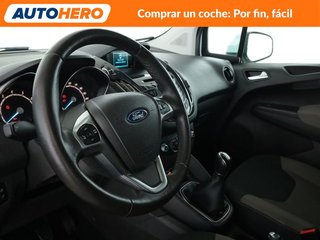 Ford Tourneo Courier 1.0 EcoBoost Titanium
