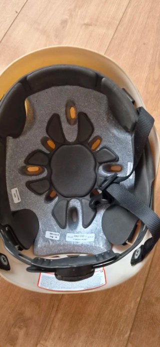 casco escalada y via ferrata
